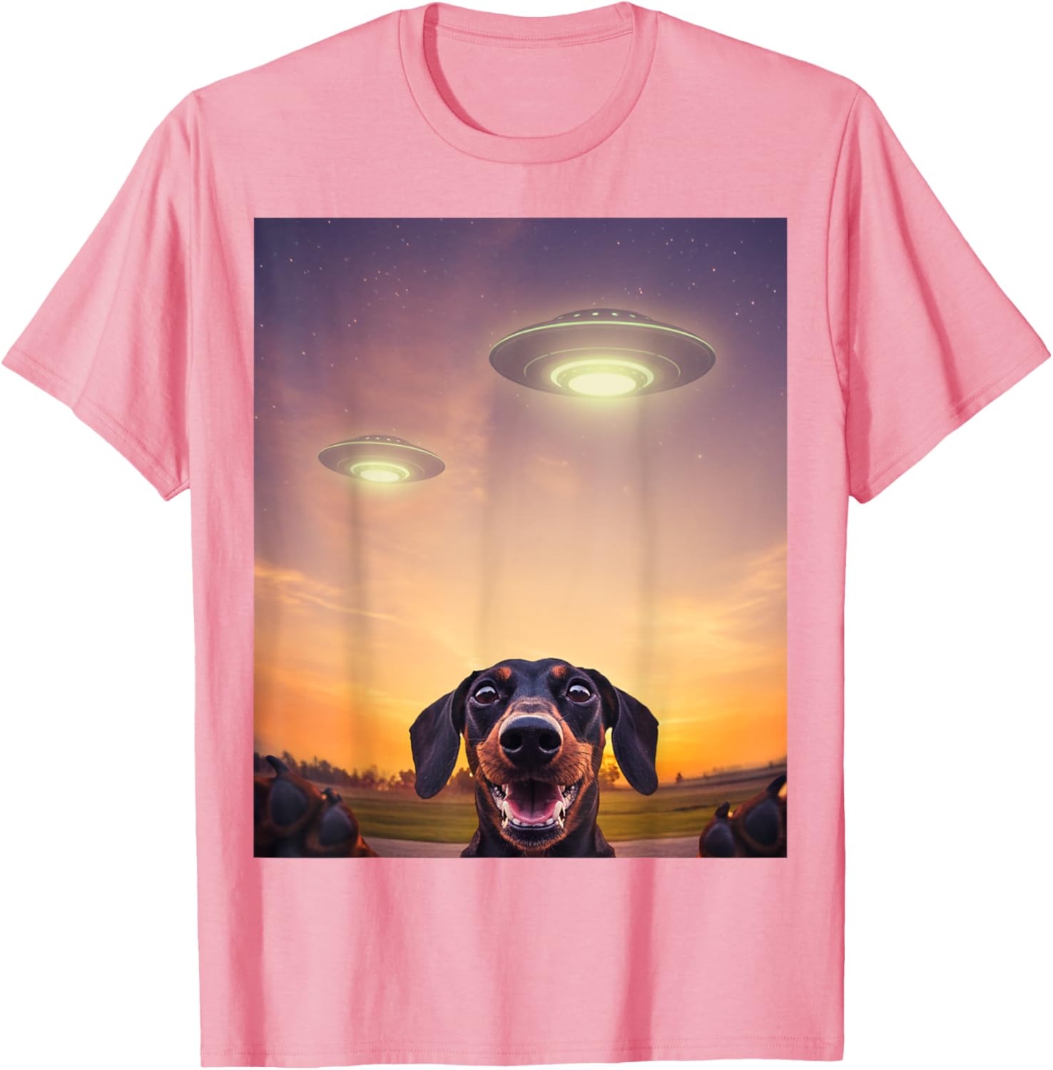 Funny Dachshund UFO Sighting Selfie T-Shirt for Dog Lovers - 3