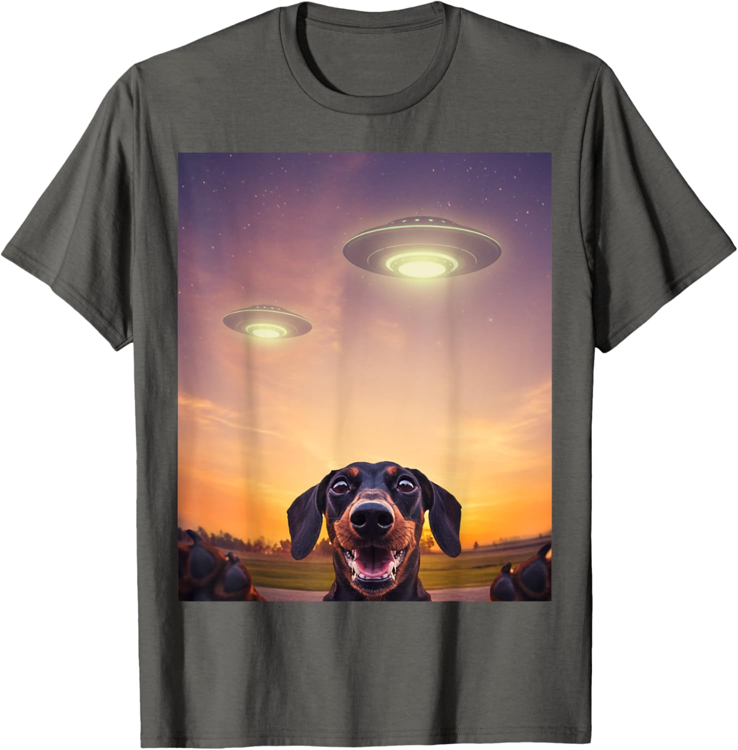 Funny Dachshund UFO Sighting Selfie T-Shirt for Dog Lovers - 6